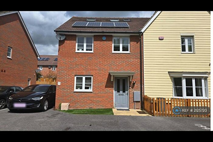 4 Bedroom Semi-Detached House To Rent In Haywood Mews, Romford, RM3