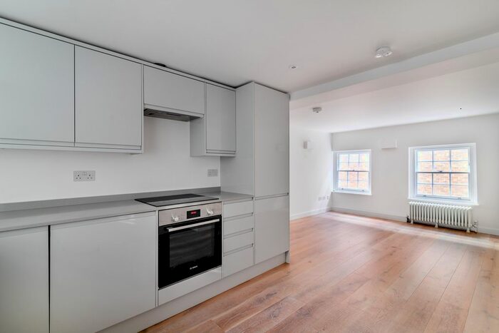 2 Bedroom Flat To Rent In Hanover Place, London, WC2E