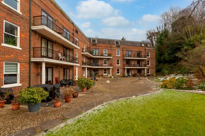 2 Bedroom Flat To Rent In Clarendon Place, Clarendon Road, Sevenoaks, TN13