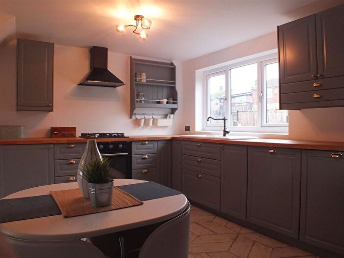 3 Bedroom Semi-detached House To Rent In Yew Tree Lane, Dukinfield, SK16