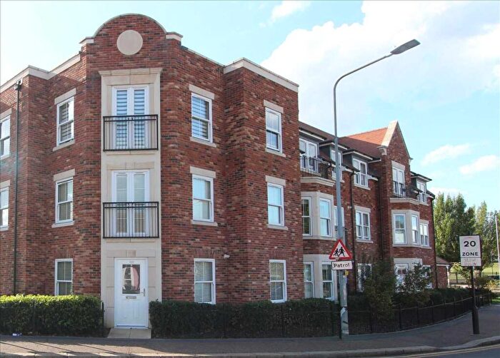 2 Bedroom Apartment To Rent In Albany Court, SS0