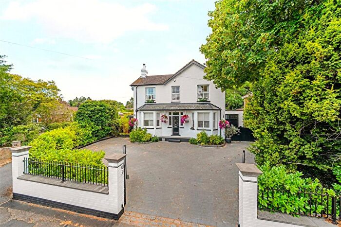 5 Bedroom Detached House For Sale In Grasmere Road, Lightwater, Surrey, GU18