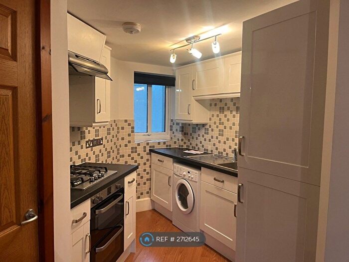 2 Bedroom Flat To Rent In Hilgrove Road, Newquay, TR7