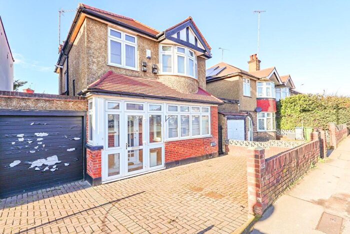 3 Bedroom Semi Detached House For Sale In Tolworth Rise North, Surbiton, KT5