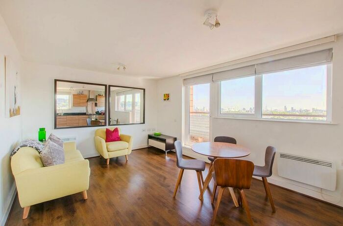 3 Bedroom Flat To Rent In Tarves Way, Greenwich, London, SE10