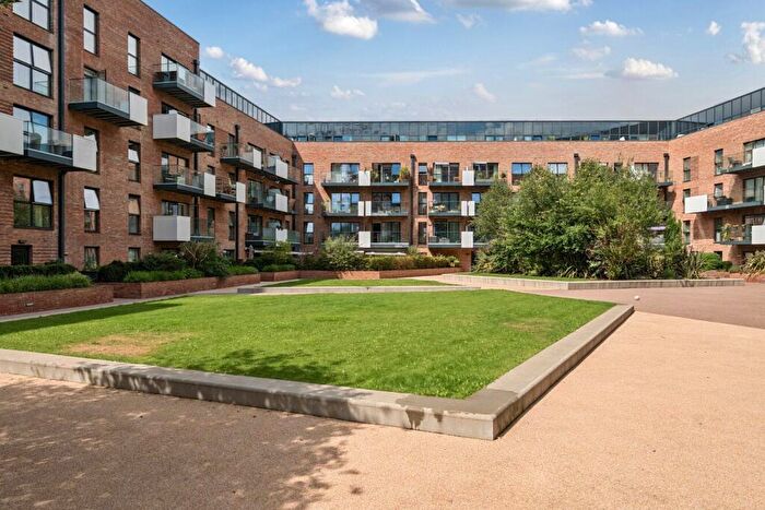2 Bedroom Flat For Sale In Station Approach, London, SE26