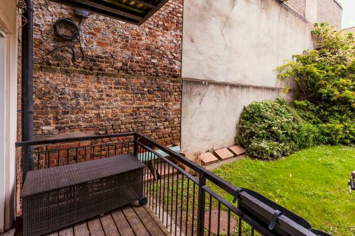 2 Bedroom Flat To Rent In Bacon Street, Shoreditch, London, E2