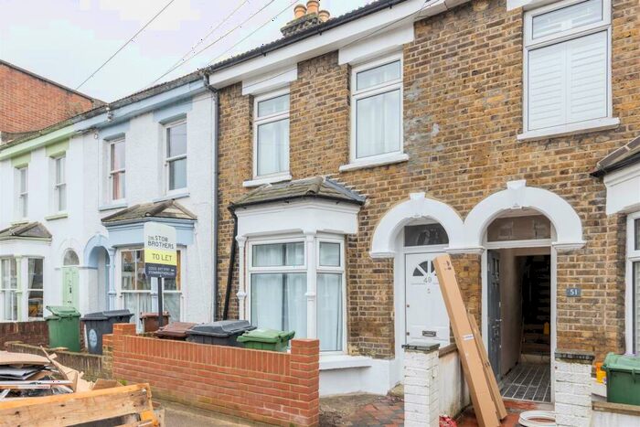 2 Bedroom House To Rent In Woodville Road, Walthamstow, E17
