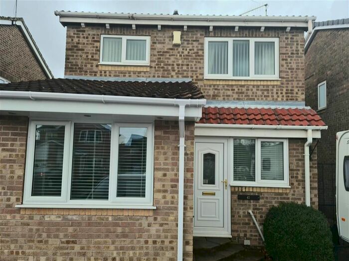 3 Bedroom Detached House To Rent In Pennant Road, Nottingham NG6