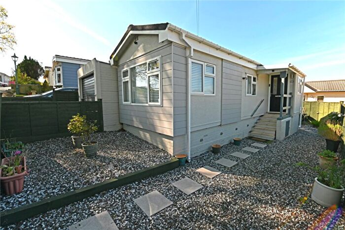 1 Bedroom Park Home For Sale In Glendene Park, Bashley Cross Road, New Milton, Hampshire, BH25