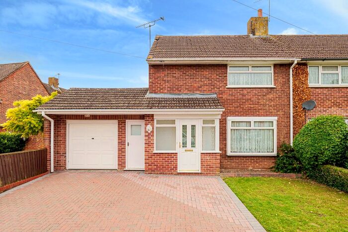 2 Bedroom Semi-Detached House To Rent In Rowlings Road, Winchester, SO22