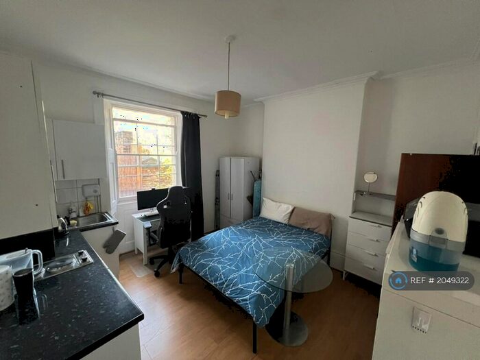 Studio To Rent In Mornington Crescent, London, NW1