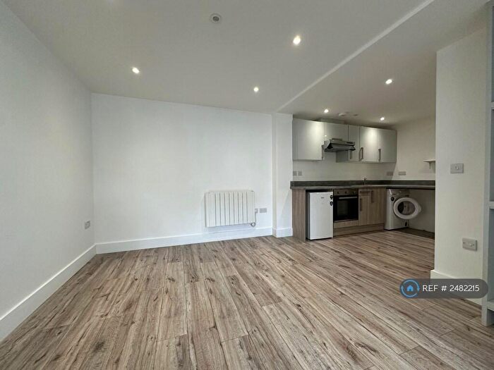 1 Bedroom Flat To Rent In Ravensdale Estate, London, N16