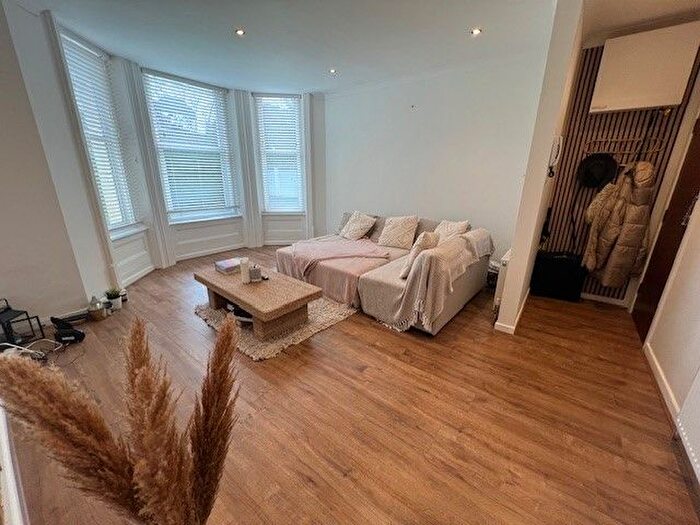 2 Bedroom Flat To Rent In Cavendish Road, Bournemouth, BH1