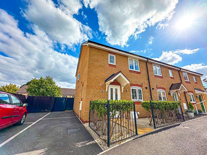 3 Bedroom End Terrace House For Sale In Pyrland Fields, Taunton, Somerset, TA2