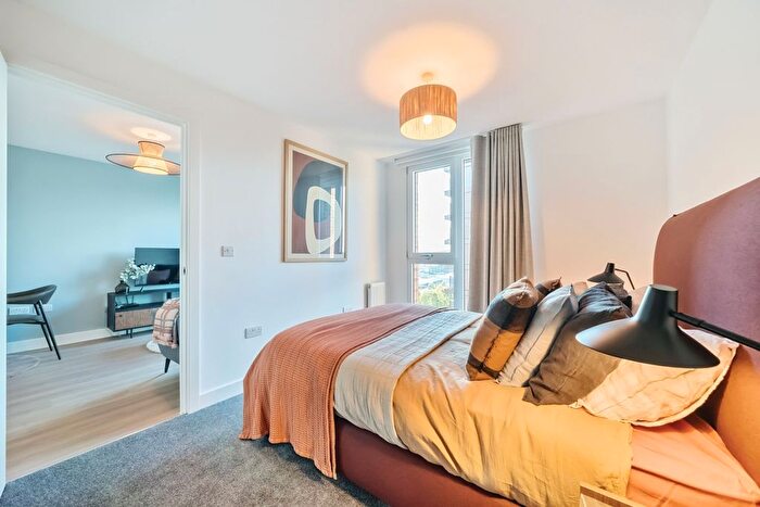 1 Bedroom Flat To Rent In Whitehall, Leeds, LS12