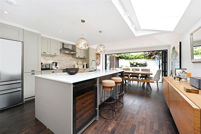 4 Bedroom End Of Terrace House To Rent In Bennerley Road, London, SW11