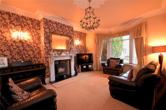 4 Bedroom Semi-Detached House To Rent In Crawshaw Avenue, Pudsey, Leeds, West Yorkshire, LS28