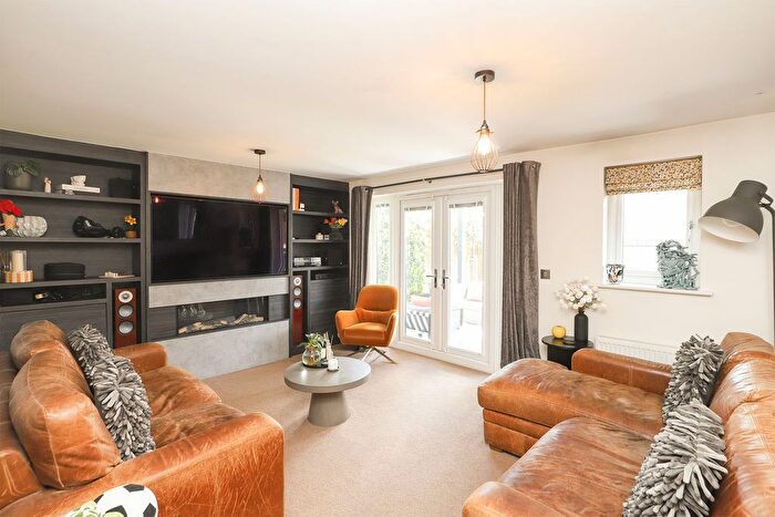 4 Bedroom Detached House For Sale In Standall Close, Dronfield Woodhouse, S18