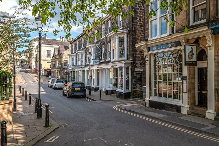 2 Bedroom Flat For Sale In Montpellier Gardens, Harrogate, North Yorkshire, HG1