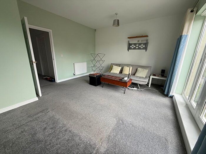 2 Bedroom Flat To Rent In Blackthorn Road, Ilford, IG1