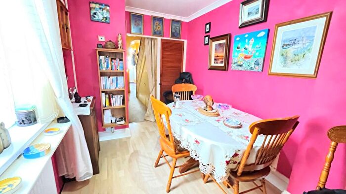 3 Bedroom Terraced House For Sale In Avalanche Road, Portland, Dorset, DT5