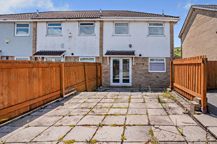 3 Bedroom End Of Terrace House For Sale In Kidwelly Grove, Merthyr Tydfil, CF48