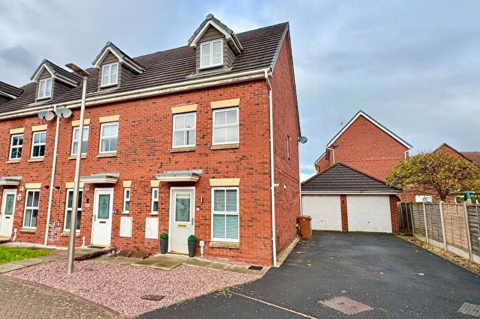 3 Bedroom End Of Terrace House To Rent In Sherratt Close, Stapeley, Nantwich, Cheshire, CW5