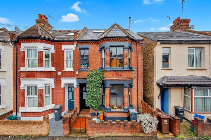 4 Bedroom Terraced House To Rent In Brook Road South, Brentford, TW8