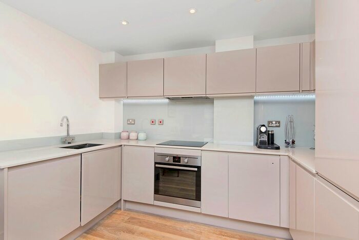 1 Bedroom Flat To Rent In Hartfield Road, London, SW19