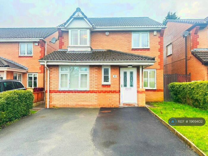 4 Bedroom Detached House To Rent In Seathwaite Road, Farnworth, Bolton, BL4