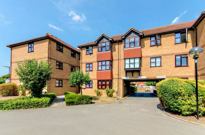 1 Bedroom Flat To Rent In Mangles Road, Guildford, GU1