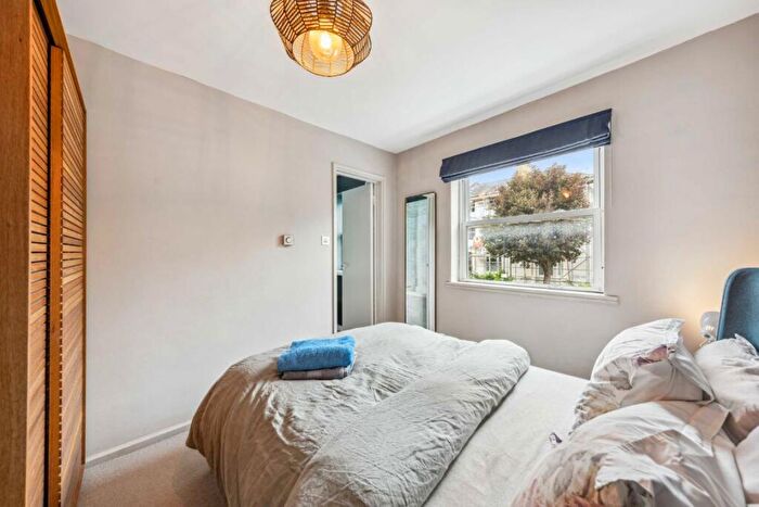 1 Bedroom Flat For Sale In Gore Road, Homerton, E9