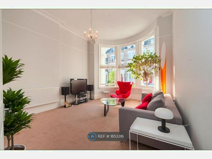 1 Bedroom Flat To Rent In Ground Floor, London, W14