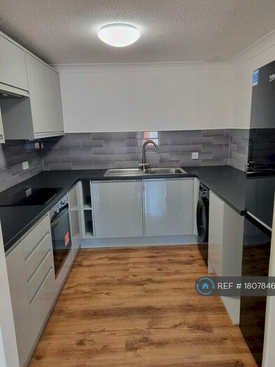 1 Bedroom Flat To Rent In Oakhill Lodge, Purley, CR8