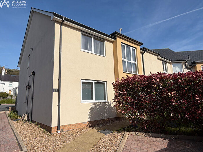 2 Bedroom Flat For Sale In Y Bae, Bangor, Gwynedd, LL57