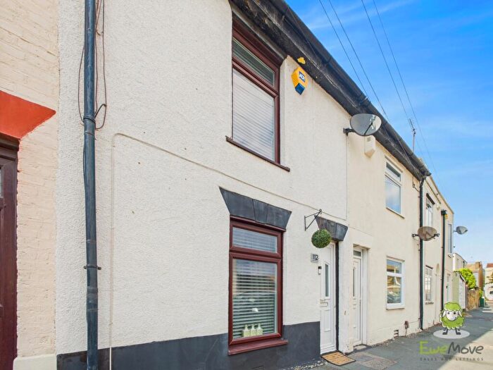 2 Bedroom Terraced House For Sale In Arden Street, Gillingham, ME7