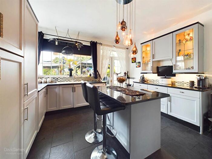 4 Bedroom Detached House For Sale In Oakdale Road, Carlton, Nottingham, NG4