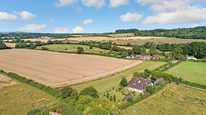 4 Bedroom Detached House For Sale In Dundridge Lane, Bishops Waltham, SO32