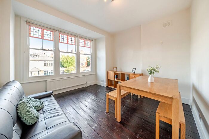 1 Bedroom Flat For Sale In Babington Road, Streatham, London, SW16