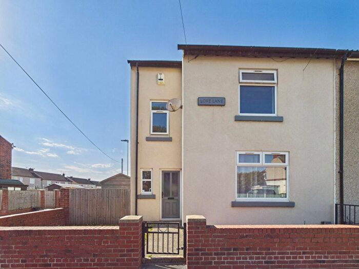 2 Bedroom End Of Terrace House For Sale In Love Lane, Pontefract, WF8