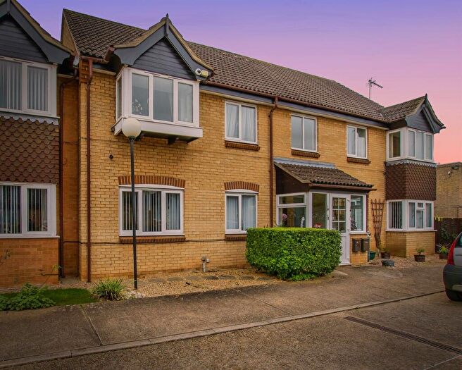 2 Bedroom Flat For Sale In Kimbolton Court, Peterborough, PE1
