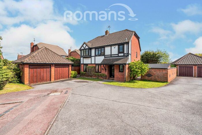 4 Bedroom Detached House To Rent In Bay Close, Earley, RG6