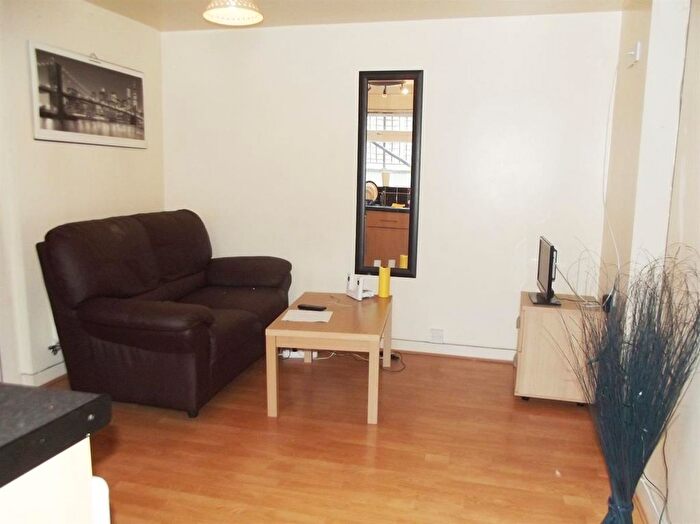 1 Bedroom Flat To Rent In Birchfields Road, Manchester, M13