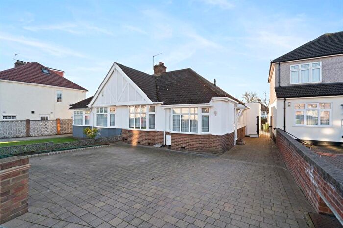 3 Bedroom Semi-Detached Bungalow To Rent In Rydal Drive, Bexleyheath, DA7