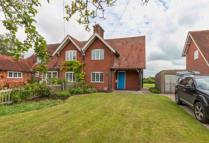 2 Bedroom Cottage To Rent In New Road, Wilstone, HP23