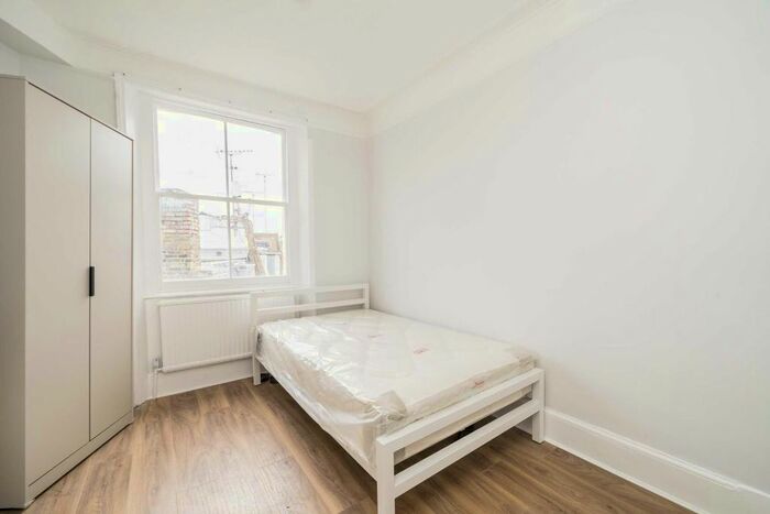 Studio To Rent In St. Georges Drive, London, SW1V