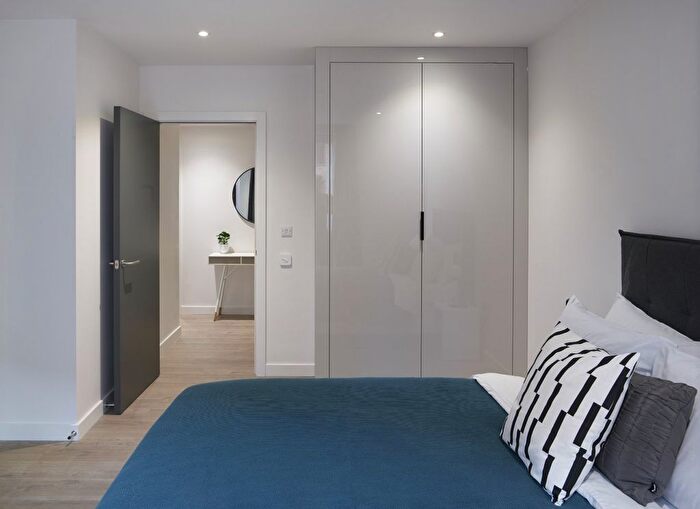 3 Bedroom Flat To Rent In Parkes Street, East Village, E20