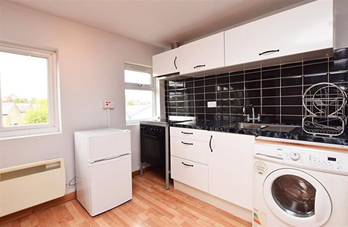 Studio To Rent In Stanley Road, Teddington, TW11