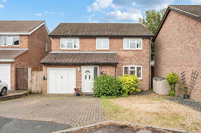 4 Bedroom Detached House For Sale In Pine Close, South Wonston, Winchester, Hampshire, SO21